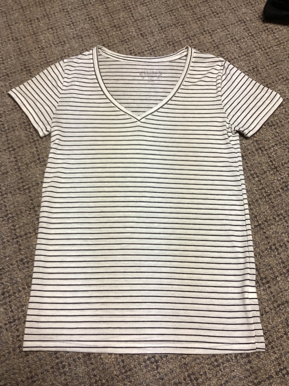 Mudd White Black Striped Relaxed Everyday V-Neck Short Sleeve Tee Size S
